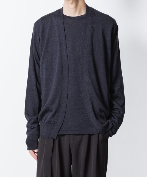 ATTACHMENT（アタッチメント）の「× JOHN SMEDLEY MERINO EXTRAFINE BUTTONLESS V NECK CARDIGAN（カーディガン/ボレロ・メンズ・ブラック/キャメル/ダークグレー/ネイビー・1/2/3/4）」の4枚目の写真