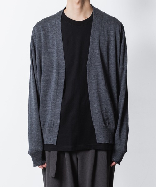 ATTACHMENT（アタッチメント）の「× JOHN SMEDLEY MERINO EXTRAFINE BUTTONLESS V NECK CARDIGAN（カーディガン/ボレロ・メンズ・ブラック/キャメル/ダークグレー/ネイビー・1/2/3/4）」の12枚目の写真