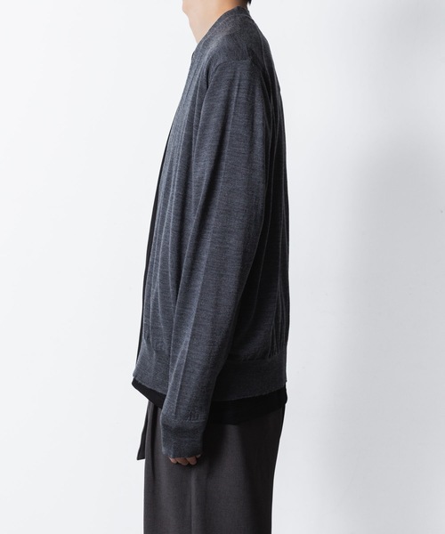 ATTACHMENT（アタッチメント）の「× JOHN SMEDLEY MERINO EXTRAFINE BUTTONLESS V NECK CARDIGAN（カーディガン/ボレロ・メンズ・ブラック/キャメル/ダークグレー/ネイビー・1/2/3/4）」の13枚目の写真