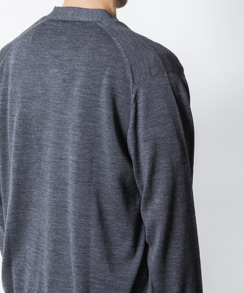 ATTACHMENT（アタッチメント）の「× JOHN SMEDLEY MERINO EXTRAFINE BUTTONLESS V NECK CARDIGAN（カーディガン/ボレロ・メンズ・ブラック/キャメル/ダークグレー/ネイビー・1/2/3/4）」の16枚目の写真