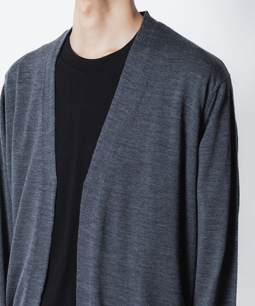 ATTACHMENT（アタッチメント）の「× JOHN SMEDLEY MERINO EXTRAFINE BUTTONLESS V NECK CARDIGAN（カーディガン/ボレロ・メンズ・ブラック/キャメル/ダークグレー/ネイビー・1/2/3/4）」の17枚目の写真