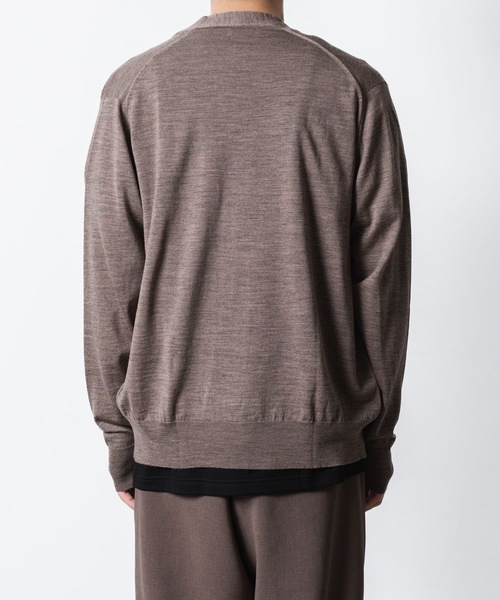 ATTACHMENT（アタッチメント）の「× JOHN SMEDLEY MERINO EXTRAFINE BUTTONLESS V NECK CARDIGAN（カーディガン/ボレロ・メンズ・ブラック/キャメル/ダークグレー/ネイビー・1/2/3/4）」の5枚目の写真