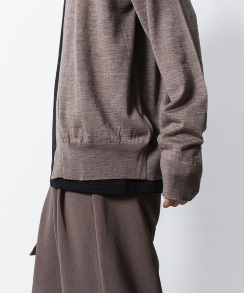 ATTACHMENT（アタッチメント）の「× JOHN SMEDLEY MERINO EXTRAFINE BUTTONLESS V NECK CARDIGAN（カーディガン/ボレロ・メンズ・ブラック/キャメル/ダークグレー/ネイビー・1/2/3/4）」の8枚目の写真
