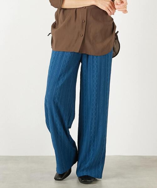 MELROSE claire(メルローズ クレール)の「【幾何無地柄のカットジャガードパンツ】(その他パンツ・レディース・ブラック/ブルー/ベージュ・FREE)」の3枚目の写真