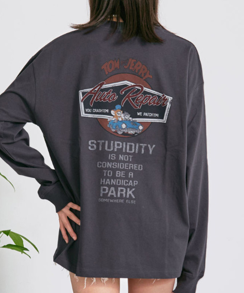 Tom&Jerry(トムアンドジェリー)の「『TOM&JERRY/トムアンドジェリー』トムとジェリー ロンTEE(Tシャツ/カットソー・レディース・スミクロ/アイボリー・L/LL/M)」の2枚目の写真