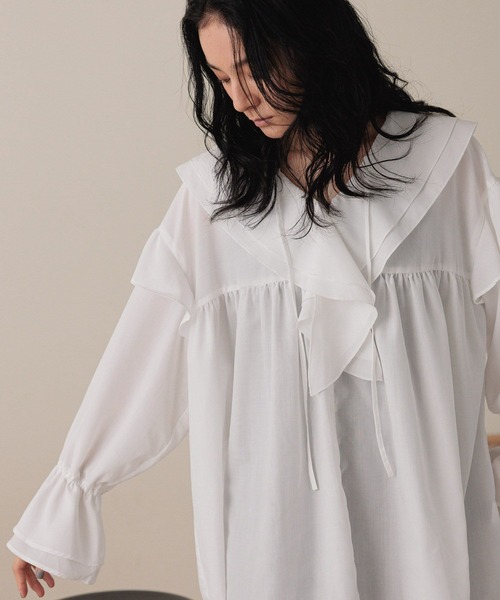 LOWRYS FARM（ローリーズファーム）の「フリルチュニックブラウス　593184（シャツ/ブラウス・レディース・ドット/オフホワイト/アイボリー/ブラック・FREE）」の17枚目の写真