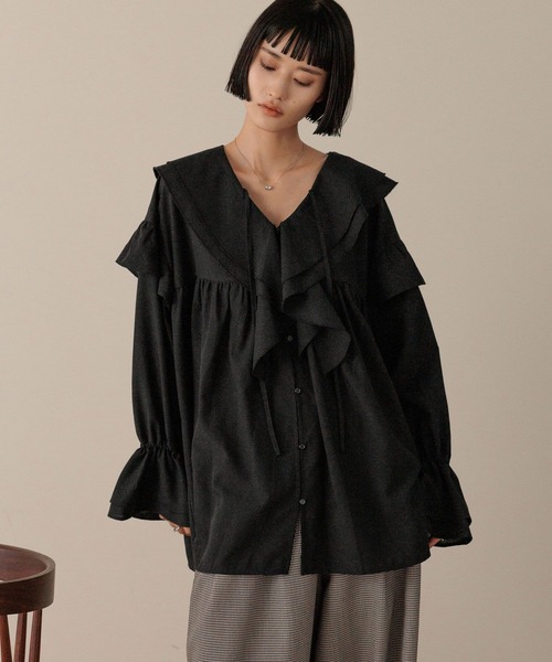 LOWRYS FARM（ローリーズファーム）の「フリルチュニックブラウス　593184（シャツ/ブラウス・レディース・ドット/オフホワイト/アイボリー/ブラック・FREE）」の8枚目の写真