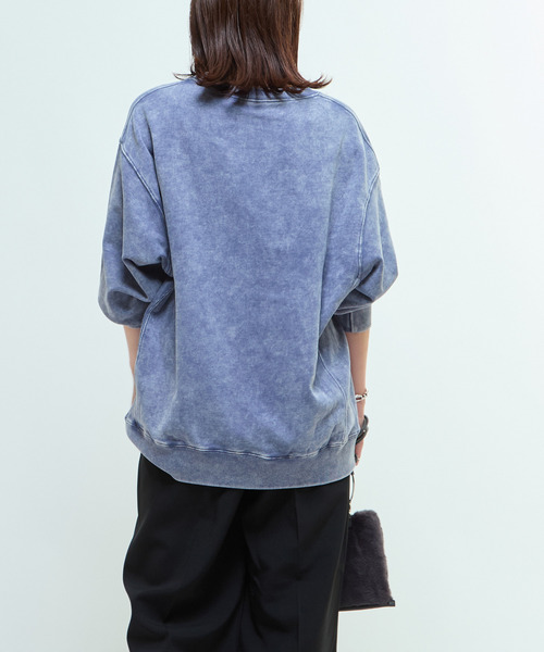 CONVERSE TOKYO（コンバーストウキョウ）の「FLOWER TIGER LOGO SWEAT（スウェット・レディース・パープル/ブラック/ブルー・SMALL/MEDIUM）」の7枚目の写真