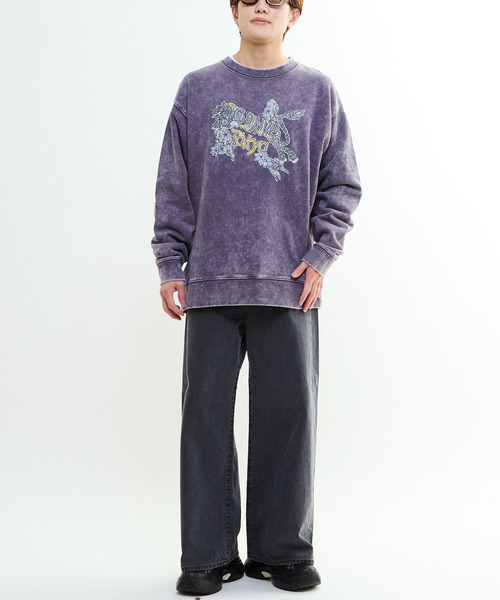 CONVERSE TOKYO（コンバーストウキョウ）の「FLOWER TIGER LOGO SWEAT（スウェット・レディース・パープル/ブラック/ブルー・SMALL/MEDIUM）」の10枚目の写真