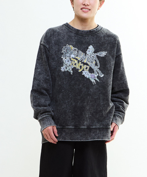 CONVERSE TOKYO（コンバーストウキョウ）の「FLOWER TIGER LOGO SWEAT（スウェット・レディース・パープル/ブラック/ブルー・SMALL/MEDIUM）」の14枚目の写真