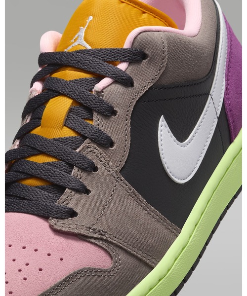JORDAN BRAND(ジョーダンブランド)の「NIKE AIR JORDAN 1 LOW SE HQ2010-005(スニーカー・メンズ・グレー・27.5cm/27cm/26.5cm/26cm/28cm)」の7枚目の写真