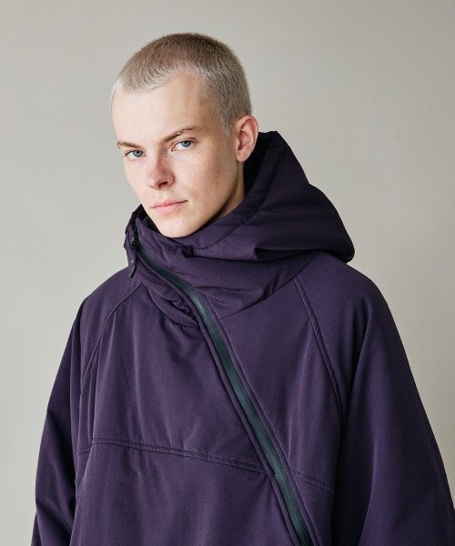 rehacer(レアセル)の「rehacer : Twist Line Shell Jacket / ツイストラインシェルジャケット(ダウンジャケット/コート・メンズ・ブラック/パープル/ベージュ・LARGE/MEDIUM/SMALL)」の3枚目の写真