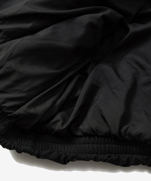 rehacer(レアセル)の「rehacer : Twist Line Shell Jacket / ツイストラインシェルジャケット(ダウンジャケット/コート・メンズ・ブラック/パープル/ベージュ・LARGE/MEDIUM/SMALL)」の19枚目の写真