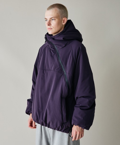 rehacer(レアセル)の「rehacer : Twist Line Shell Jacket / ツイストラインシェルジャケット(ダウンジャケット/コート・メンズ・ブラック/パープル/ベージュ・LARGE/MEDIUM/SMALL)」の6枚目の写真