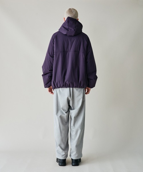 rehacer(レアセル)の「rehacer : Twist Line Shell Jacket / ツイストラインシェルジャケット(ダウンジャケット/コート・メンズ・ブラック/パープル/ベージュ・LARGE/MEDIUM/SMALL)」の10枚目の写真