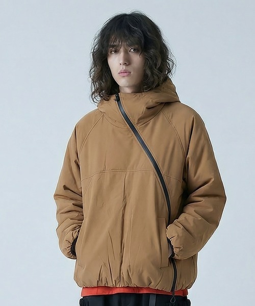 rehacer(レアセル)の「rehacer : Twist Line Shell Jacket / ツイストラインシェルジャケット(ダウンジャケット/コート・メンズ・ブラック/パープル/ベージュ・LARGE/MEDIUM/SMALL)」の20枚目の写真