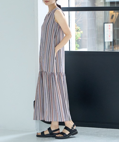 STYLE DELI(スタイルデリ)の「【LUXE】マルチストライプ柄ファスナーワンピース(ワンピース・レディース・ホワイト系・01/02)」の3枚目の写真