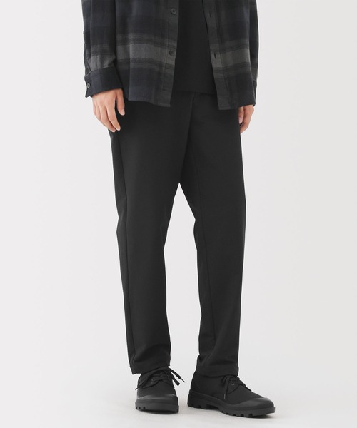 無印良品（ムジルシリョウヒン）の「紳士　防風裏起毛ストレッチテーパードパンツ（その他パンツ・メンズ・ブラック/ダークネイビー/ダークブラウン系/ダークグレー・S/M/L/XL）」の2枚目の写真