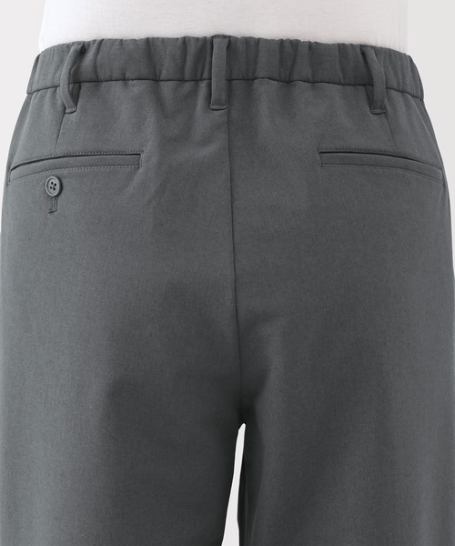 無印良品（ムジルシリョウヒン）の「紳士　防風裏起毛ストレッチテーパードパンツ（その他パンツ・メンズ・ブラック/ダークネイビー/ダークブラウン系/ダークグレー・S/M/L/XL）」の14枚目の写真