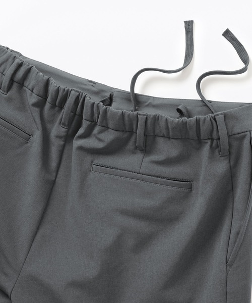 無印良品（ムジルシリョウヒン）の「紳士　防風裏起毛ストレッチテーパードパンツ（その他パンツ・メンズ・ブラック/ダークネイビー/ダークブラウン系/ダークグレー・S/M/L/XL）」の15枚目の写真