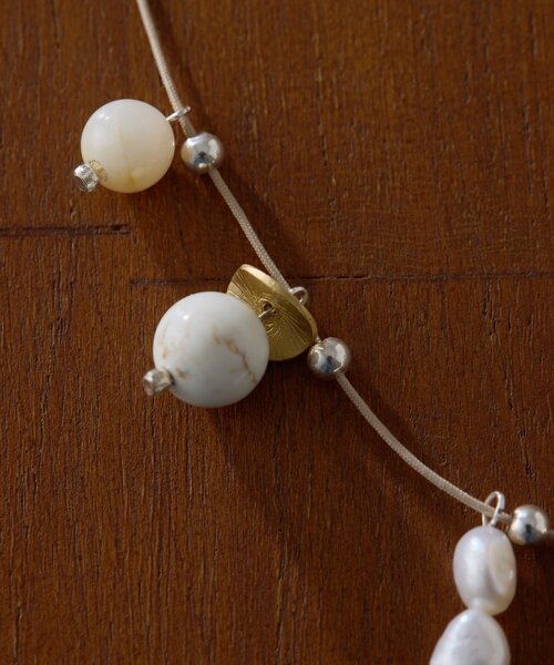 ear PAPILLONNER（イアパピヨネ）の「《インフルエンサーuchida企画》天然石スライドロープネックレス（ネックレス・レディース・アイボリー/モカ・FREE）」の6枚目の写真