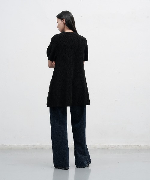 GENERAL IDEA(ジェネラルアイデア)の「【GENERAL IDEA】バルーンスリーブミニフレアワンピース / BALLOON SLEEVE MINI FLARE DRESS(ワンピース・レディース・ブラック/レッド・L/M/S)」の8枚目の写真