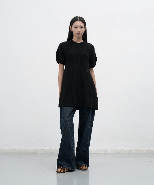 GENERAL IDEA(ジェネラルアイデア)の「【GENERAL IDEA】バルーンスリーブミニフレアワンピース / BALLOON SLEEVE MINI FLARE DRESS(ワンピース・レディース・ブラック/レッド・L/M/S)」の5枚目の写真