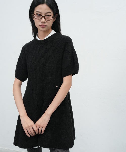 GENERAL IDEA(ジェネラルアイデア)の「【GENERAL IDEA】バルーンスリーブミニフレアワンピース / BALLOON SLEEVE MINI FLARE DRESS(ワンピース・レディース・ブラック/レッド・L/M/S)」の3枚目の写真