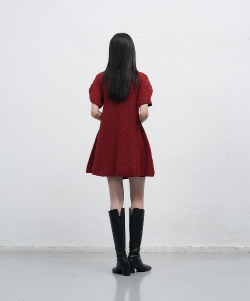 GENERAL IDEA(ジェネラルアイデア)の「【GENERAL IDEA】バルーンスリーブミニフレアワンピース / BALLOON SLEEVE MINI FLARE DRESS(ワンピース・レディース・ブラック/レッド・L/M/S)」の16枚目の写真