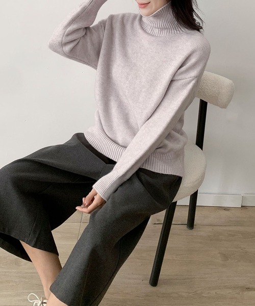 aimoha(アイモハ)の「ベーシックタートルネックニットプルオーバー(ニット/セーター・レディース・ブラック/チョコ/ライトベージュ/ブルー/ベージュ/パープル/ネイビー/ダークグレー/ライトグレー・FREE)」の9枚目の写真