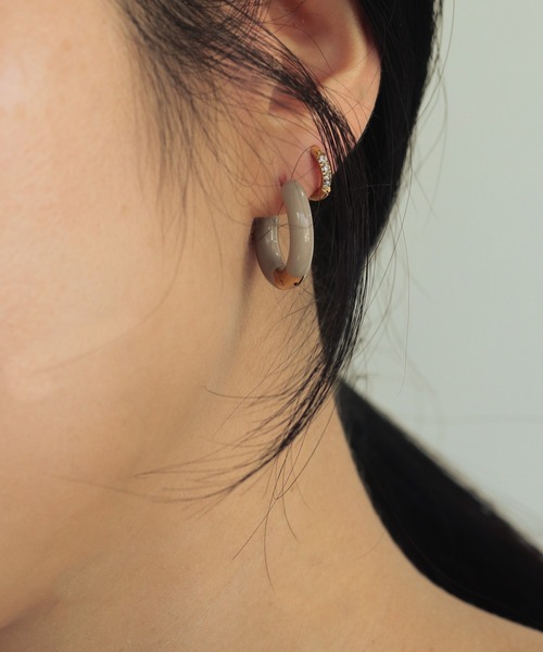 bonu.(ボヌ)の「【サージカルステンレス】 エナメルフープピアス(ピアス(両耳用)・レディース・ブルー/ブラウン/ベージュ・FREE)」の7枚目の写真