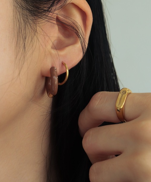bonu.（ボヌ）の「【サージカルステンレス】 エナメルフープピアス（ピアス（両耳用）・レディース・ブルー/ブラウン/ベージュ・FREE）」の9枚目の写真