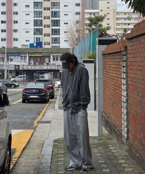 OUTSTANDING（アウトスタンディング）の「[2PACK] VINTAGE WASHING LONG SLEEVE TEE_VINTAGE OLIVE/VINTAGE CHARCOAL（Tシャツ/カットソー・レディース・その他・SMALL/MEDIUM/LARGE）」の20枚目の写真