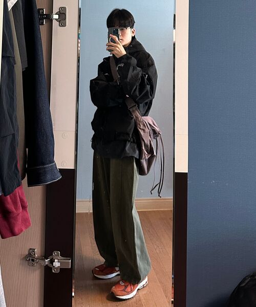OUTSTANDING（アウトスタンディング）の「[2PACK] VINTAGE WASHING LONG SLEEVE TEE_VINTAGE OLIVE/VINTAGE CHARCOAL（Tシャツ/カットソー・レディース・その他・SMALL/MEDIUM/LARGE）」の21枚目の写真