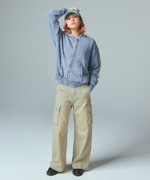 X-girl（エックスガール）の「CURSIVE LOGO DENIM CARGO PANTS（デニムパンツ・レディース・ライトインディゴブルー/ピンク・S/M）」の13枚目の写真