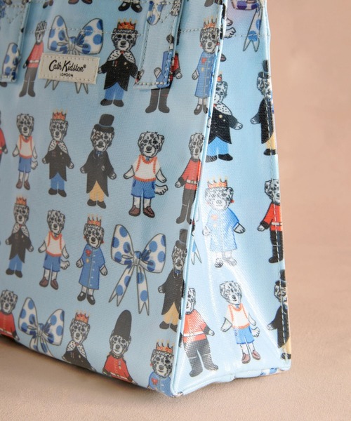 Cath Kidston（キャスキッドソン）の「スモール ブックバッグ London Dogs（トートバッグ・レディース・その他・FREE）」の3枚目の写真