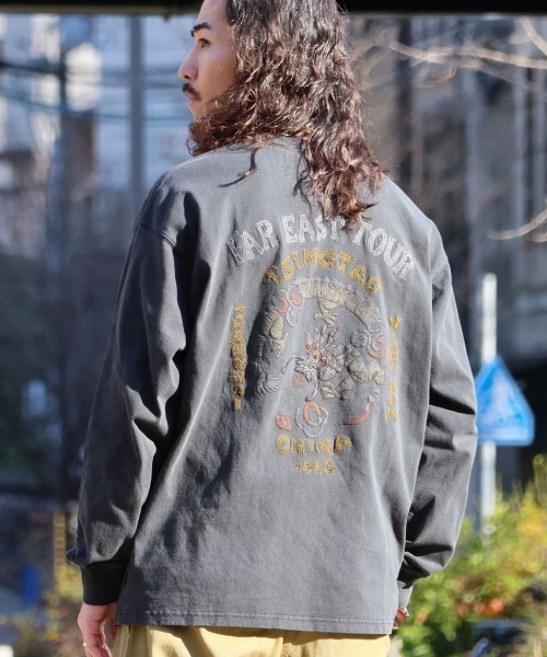 KRIFF MAYER(クリフメイヤー)の「【綿100%】スーベニア刺繍ロンT(龍)(Tシャツ/カットソー・メンズ・チャコール/パープル/オレンジ/サンドベージュ・LARGE/MEDIUM/X-LARGE)」の2枚目の写真