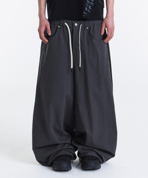 KICHUL(キチョル)の「EASY OR EASY BALLOON PANTS (DARK GREY)(その他パンツ・レディース・その他・MEDIUM/SMALL/X-SMALL/LARGE)」の1枚目の写真