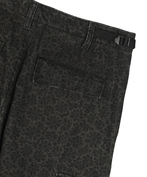 SUNDAY FRUIT MARKET（サンデーフルーツマーケット）の「W) DAISY CARGO DENIM PANT CHARCOAL（その他パンツ・レディース・その他・MEDIUM/SMALL）」の4枚目の写真