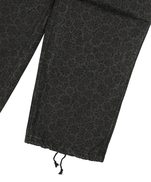SUNDAY FRUIT MARKET（サンデーフルーツマーケット）の「W) DAISY CARGO DENIM PANT CHARCOAL（その他パンツ・レディース・その他・MEDIUM/SMALL）」の5枚目の写真