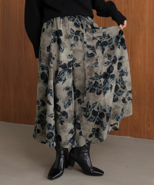 Bou Jeloud（ブージュルード）の「花柄フレアパンツ（その他パンツ・レディース・ブラック/グレー・FREE）」の6枚目の写真