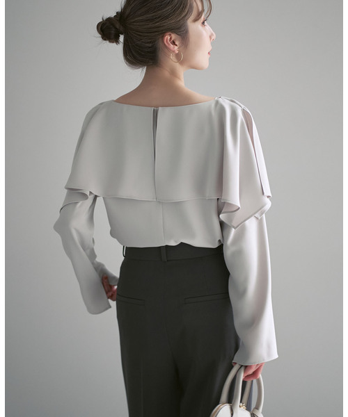 Noble（ノーブル）の「スリットケープブラウス（シャツ/ブラウス・レディース・ホワイト/ライトグレー・FREE）」の10枚目の写真