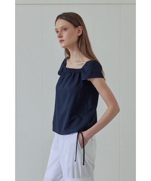 AFTERHOURS（アフターアワーズ）の「RIBBON SHIRRING BLOUSE (NAVY)（シャツ/ブラウス・レディース・その他・FREE）」の2枚目の写真