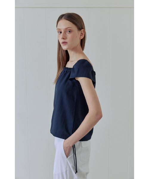 AFTERHOURS（アフターアワーズ）の「RIBBON SHIRRING BLOUSE (NAVY)（シャツ/ブラウス・レディース・その他・FREE）」の3枚目の写真