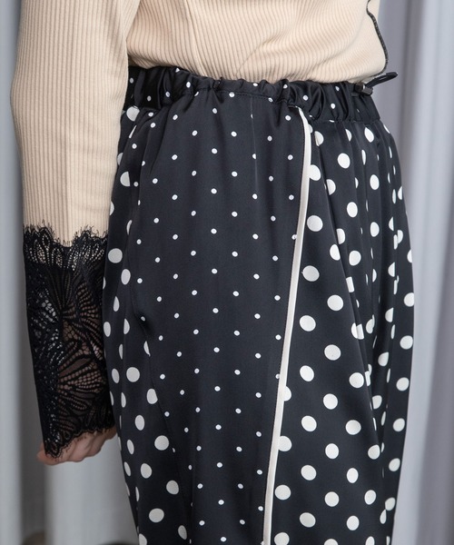 MARECHAL TERRE(マルシャルテル)の「カーブラインパンツ(その他パンツ・レディース・ブラウン/ホワイト系その他/ブラック/ブラック系その他・MEDIUM)」の17枚目の写真