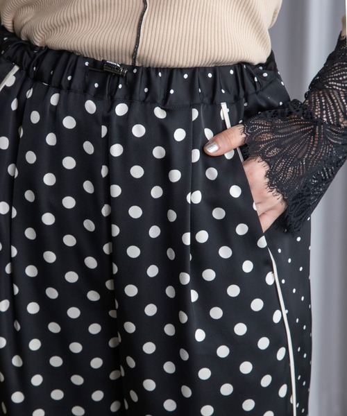 MARECHAL TERRE(マルシャルテル)の「カーブラインパンツ(その他パンツ・レディース・ブラウン/ホワイト系その他/ブラック/ブラック系その他・MEDIUM)」の21枚目の写真