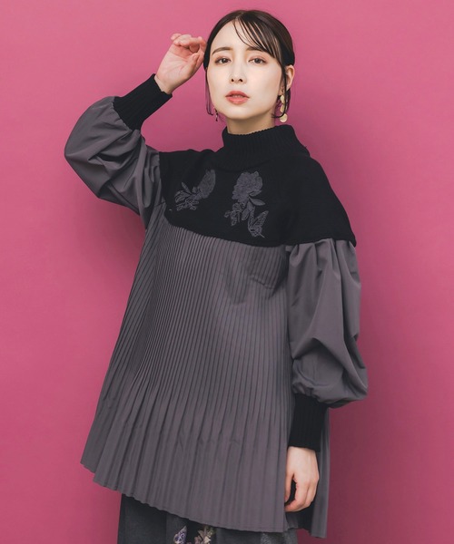 iS ScoLar（イズスカラー）の「553264：花刺繍ニット×プリーツ異素材切替プルオーバー（Tシャツ/カットソー・レディース・カーキ/ブラック/オレンジ・M）」の2枚目の写真