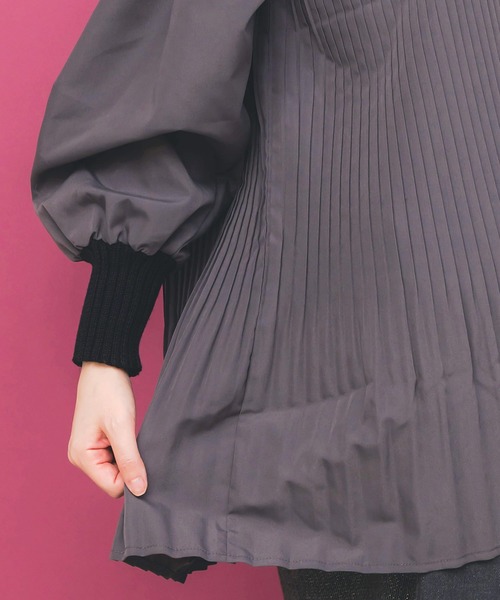 iS ScoLar（イズスカラー）の「553264：花刺繍ニット×プリーツ異素材切替プルオーバー（Tシャツ/カットソー・レディース・カーキ/ブラック/オレンジ・M）」の11枚目の写真