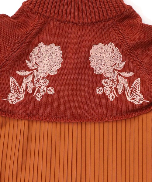 iS ScoLar（イズスカラー）の「553264：花刺繍ニット×プリーツ異素材切替プルオーバー（Tシャツ/カットソー・レディース・カーキ/ブラック/オレンジ・M）」の15枚目の写真