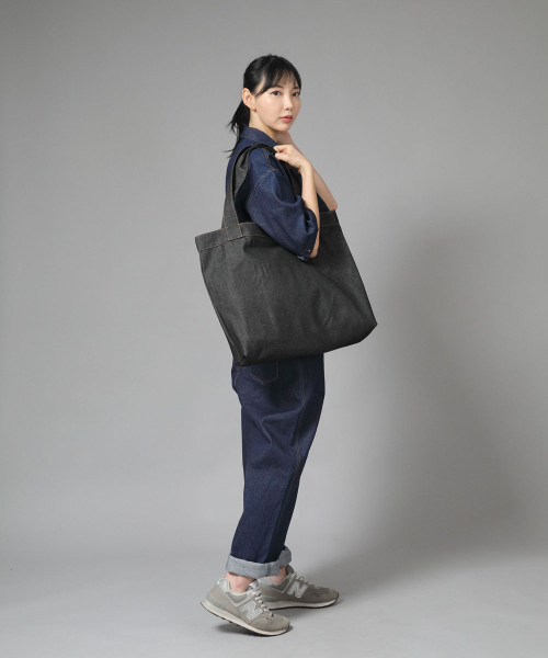 SAINTCREW（セントクルー）の「ボタンオープンビッグサイズショルダーバッグ BOB-117 デニムブラック BRS（エコバッグ/サブバッグ・レディース・その他・フリー）」の6枚目の写真